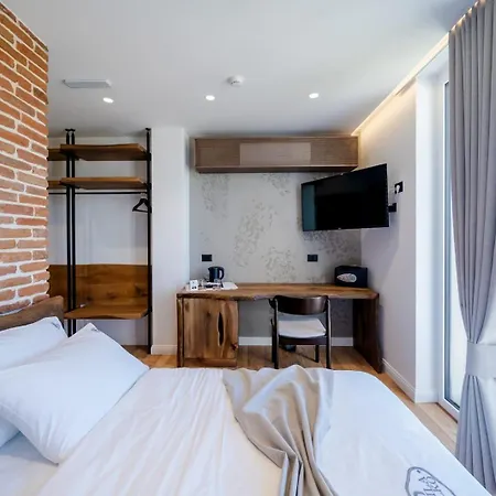 Melko Hotel *