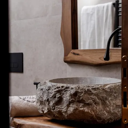 酒店 Melko Boboshtice